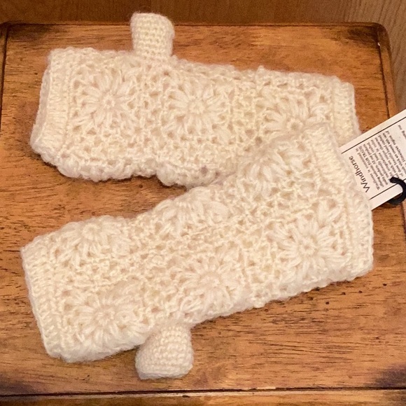 Wool Knit Fingerless Gloves - Picture 2 of 5